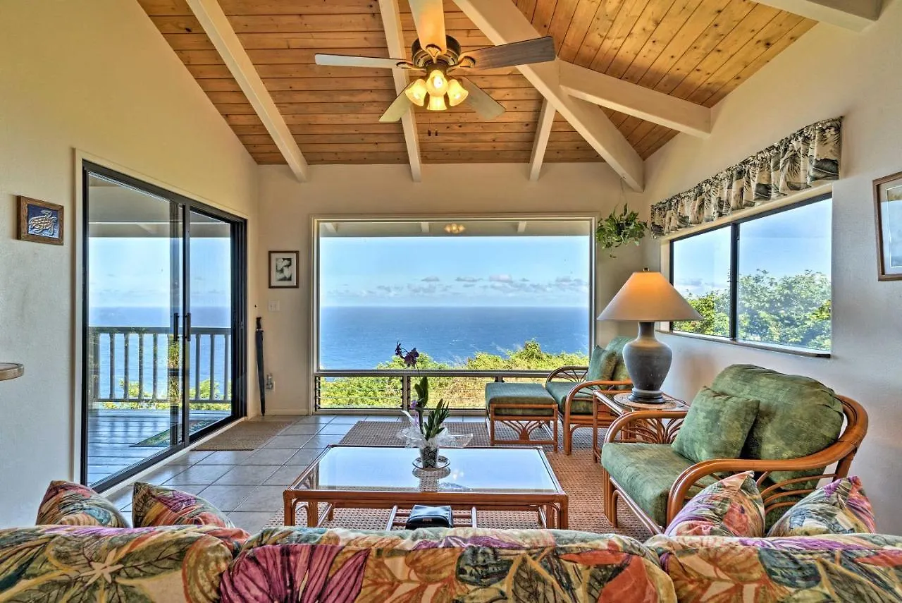 Cliff House With Waipio Valley Views - On 43 Acres! Villa Kukuihaele Holiday home