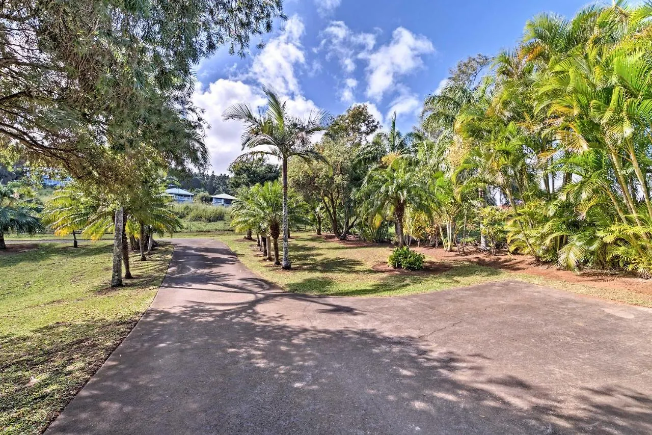 Holiday home Cliff House With Waipio Valley Views - On 43 Acres! Villa Kukuihaele