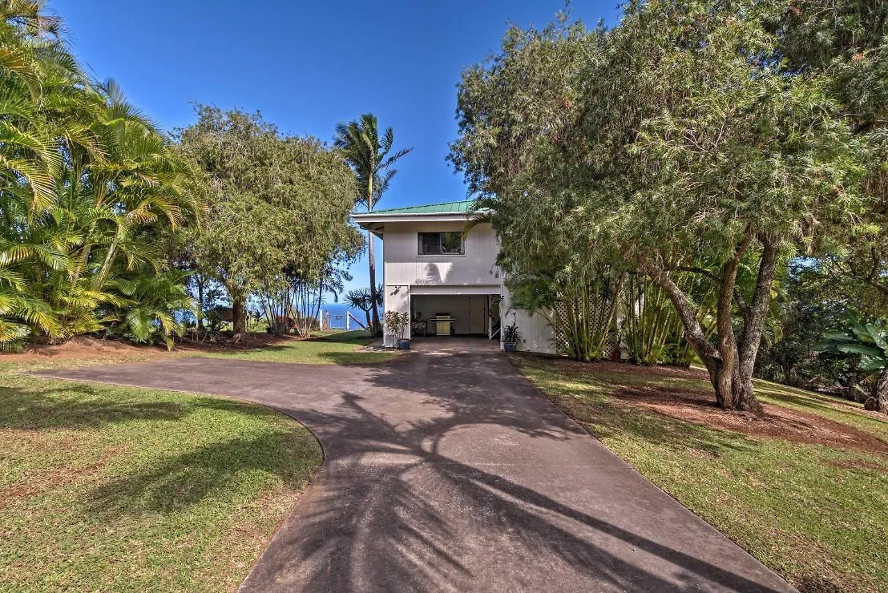 Cliff House With Waipio Valley Views - On 43 Acres! Villa Kukuihaele Holiday home